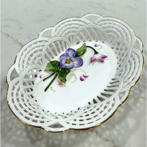 Ramex Bone China Basket with Flower and Gold Trim